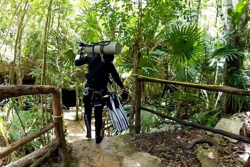 Cenote taak bi ha divers