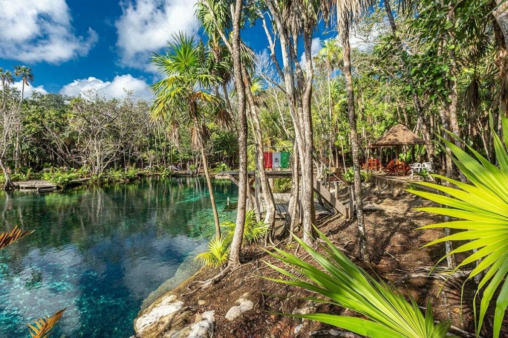 Cenote Corazon mexican flag 