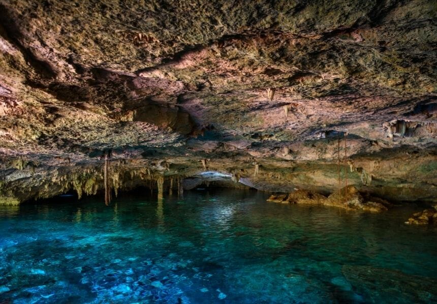 Cenote Dos Ojos cave