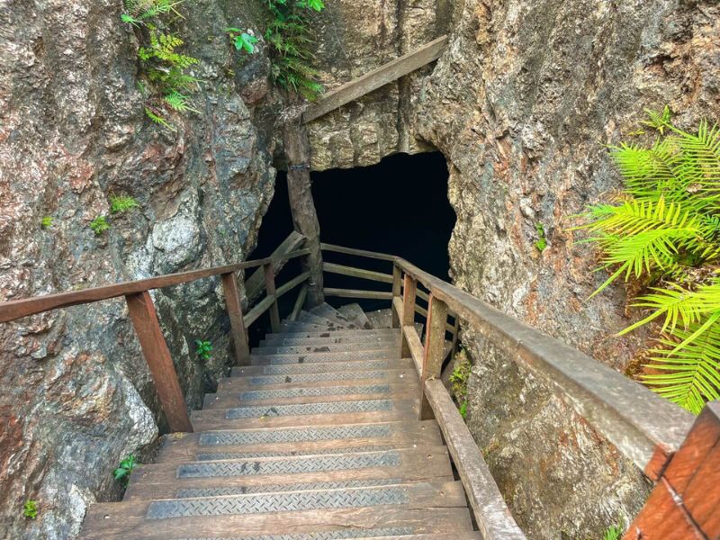 Cenote XUX-HA stairs