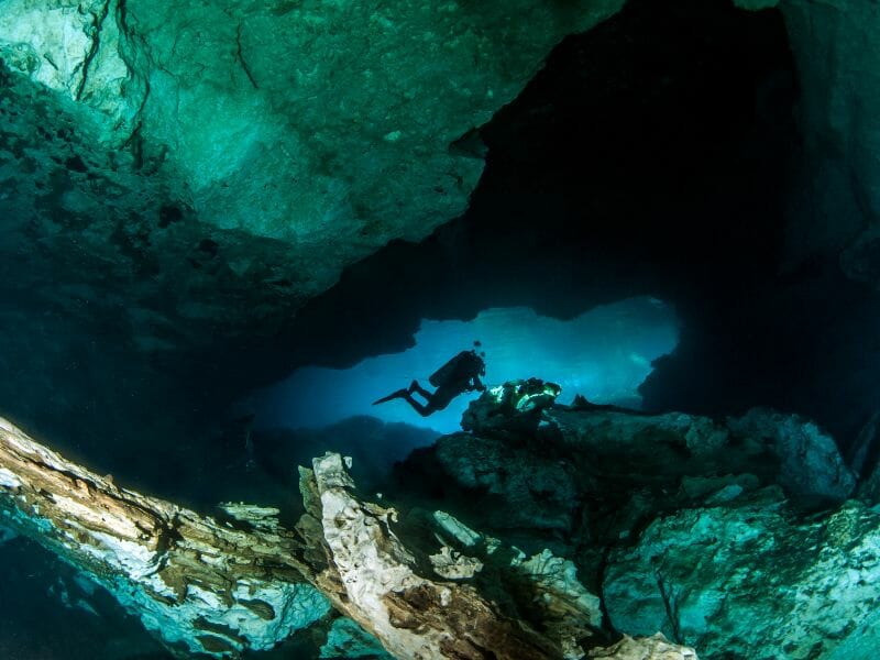 Diving in Cenote Ponderosa