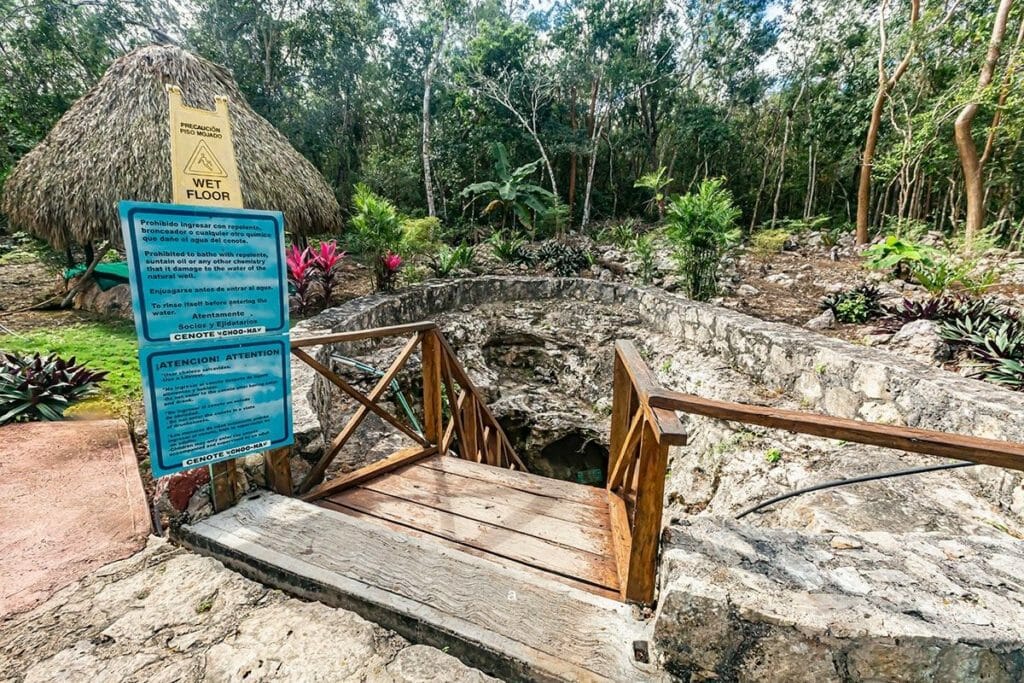choo-ha cenote entrance