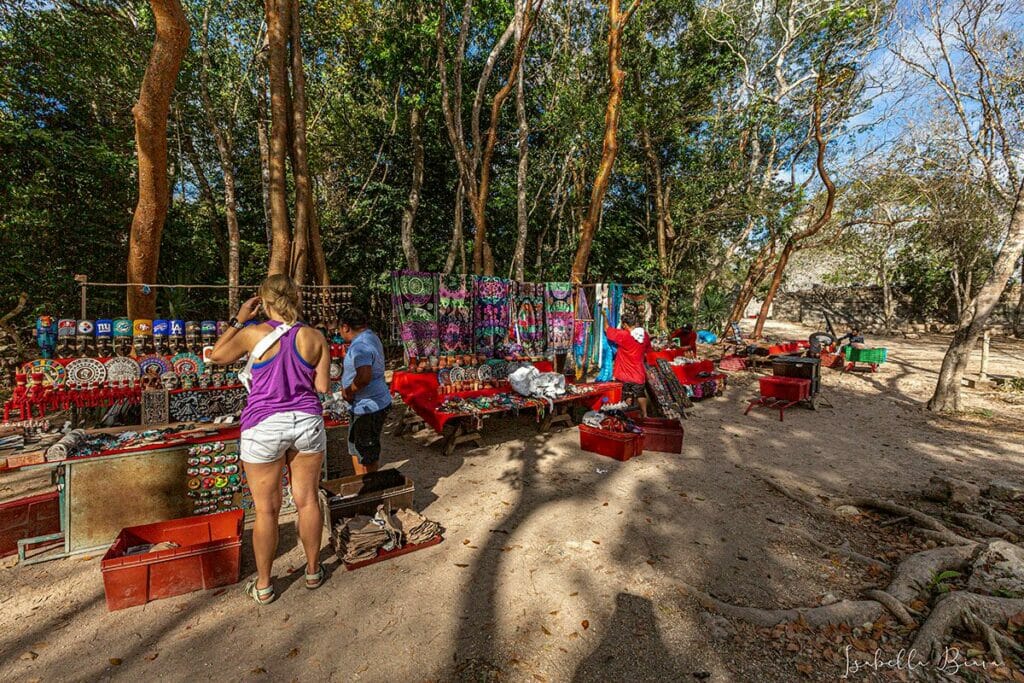 chichen-vendors-