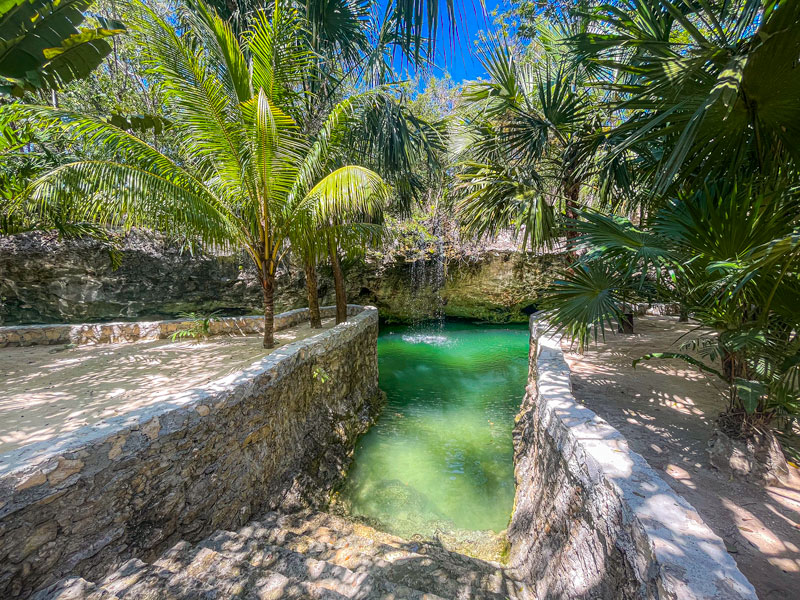 Cenote Casa del Alux waterfall front