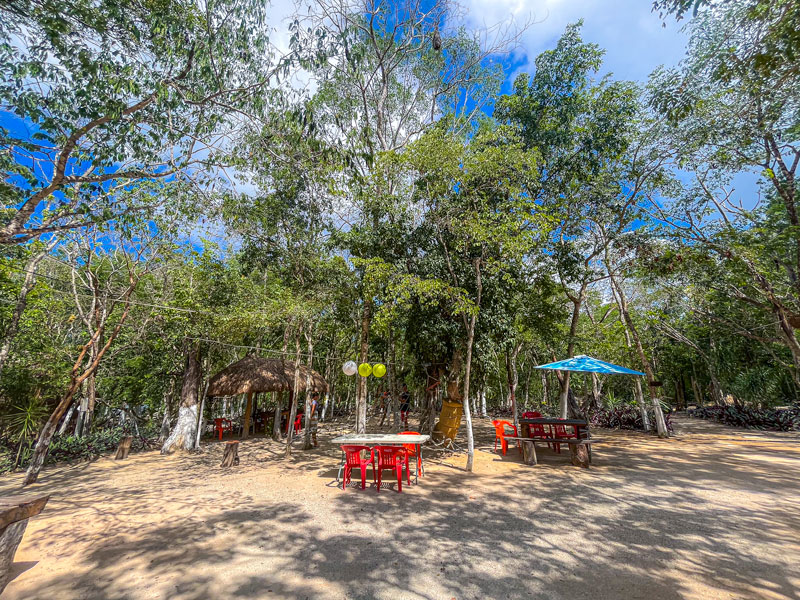 Cenote Minotauro chairs