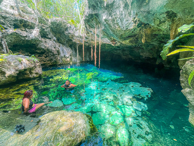 Cenote Minotauro people
